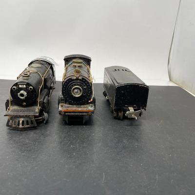 2 Lionel Engines & Tender