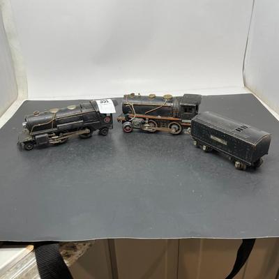 2 Lionel Engines & Tender