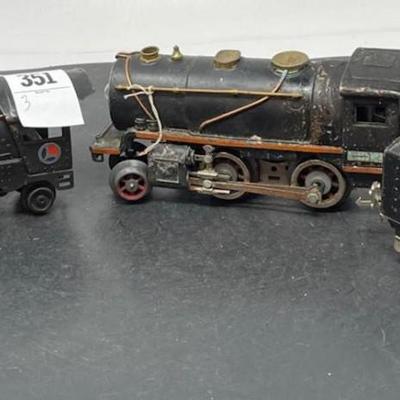 2 Lionel Engines & Tender