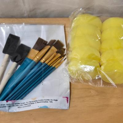 New in the package Paint Brushes and Sponges