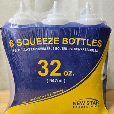 New Package of 32oz. Plastic Squeeze Bottles