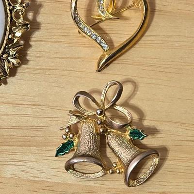 Vintage Brooch Lot