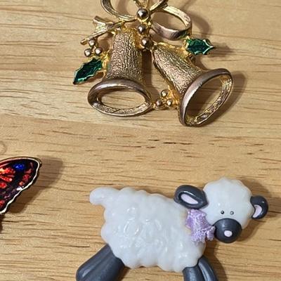 Vintage Brooch Lot