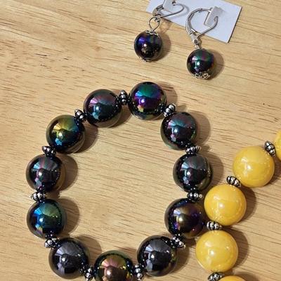 (4) Beaded Bracelets and Matching Earrings