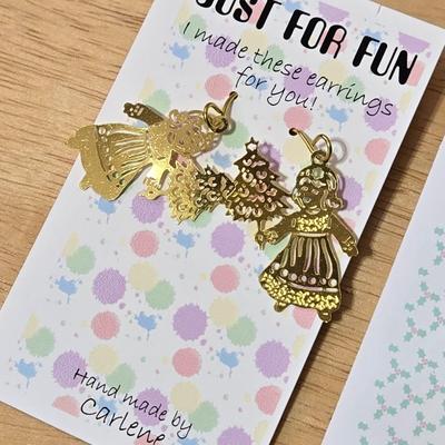 New Gold Tone Holiday Earrings