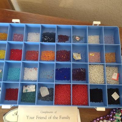 LARGE ASSORTMENT OF JEWELRY MAKING & CRAFT BEADS