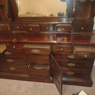 13 DRAWER DRESSER W/MIRRORED HUTCH
