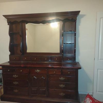 13 DRAWER DRESSER W/MIRRORED HUTCH