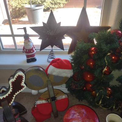 LARGE COLLECTION OF CHRISTMAS DECOR