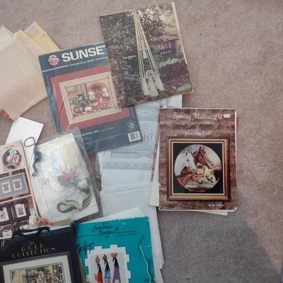 NEEDLEPOINT KITS
