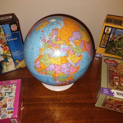 WORLD GLOBE AND JIGSAW PUUZZLES