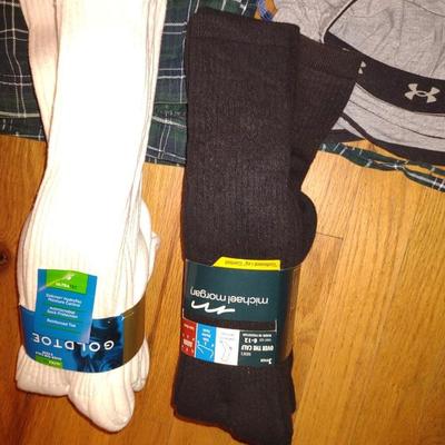 MENS SWEATPANTS, SHORTS AND SOCKS SIZE XL