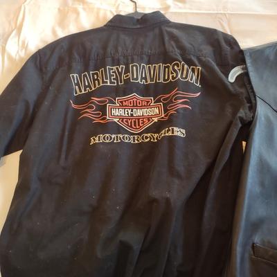 SCULLY LEATHER VEST & HARLEY DAVIDSON SHIRTS
