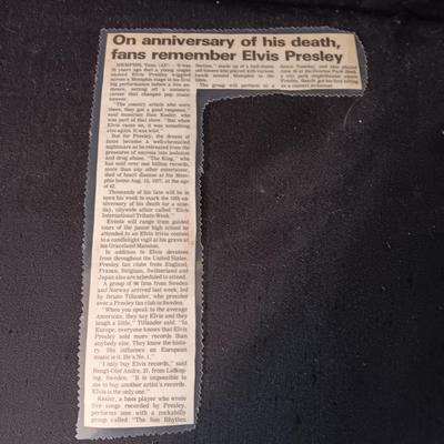 ELVIS PRESLEY NEWSPAPER ARTICLES, POSTER & SHEET MUSIC