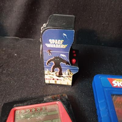 HANDHELD AND TABLETOP GAMES