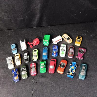 A COLLECTION OF MAISTO TOY CARS