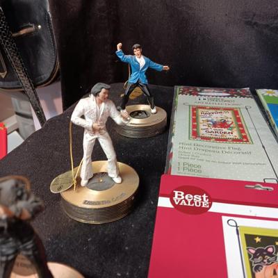 ELVIS ORNAMENTS & COASTERS, YARD FLAGS & GRINCH NECKTIE