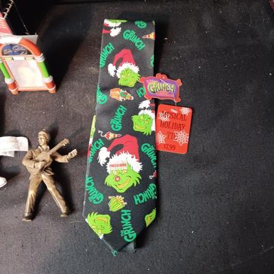 ELVIS ORNAMENTS & COASTERS, YARD FLAGS & GRINCH NECKTIE