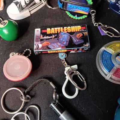 LARGE COLLECTION OF KEYCHAINS