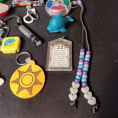 LARGE COLLECTION OF KEYCHAINS