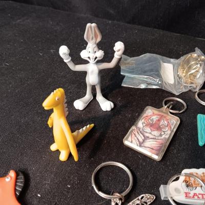 LARGE COLLECTION OF KEYCHAINS
