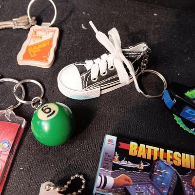 LARGE COLLECTION OF KEYCHAINS