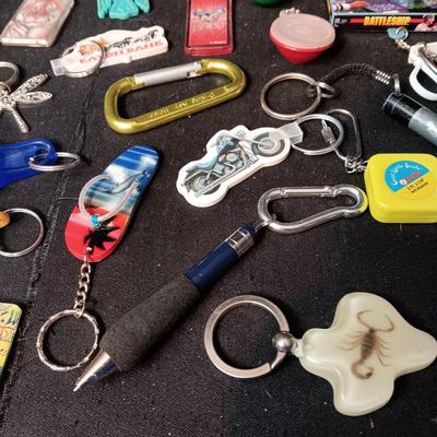 LARGE COLLECTION OF KEYCHAINS
