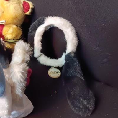 PLUSH TOYS