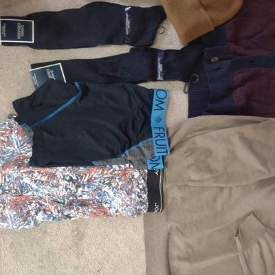 PENDLETON MENS SWEATER SIZE LARGE, GOODFELLOW SWEATER, DRESS SOCKS, UNDER ARMOUR BRIEFS