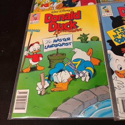 6 DONALD DUCK COMIC BOOKS
