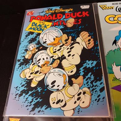 6 DONALD DUCK COMIC BOOKS