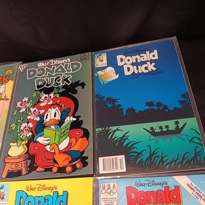 6 DONALD DUCK COMIC BOOKS