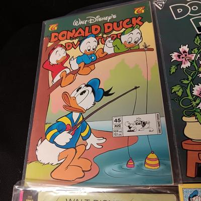 6 DONALD DUCK COMIC BOOKS
