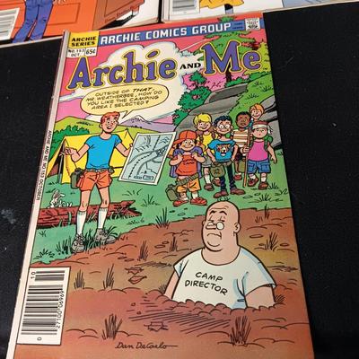 ARCHIE - ME & BETTY VERONICA COMIC BOOKS
