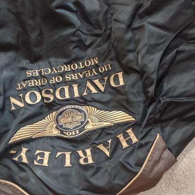 HARLEY-DAVIDSON JACKET 100TH ANNIVERSARY, UNDER ARMOR THERMAL, TWO HARLEY BASEBALL CAPS