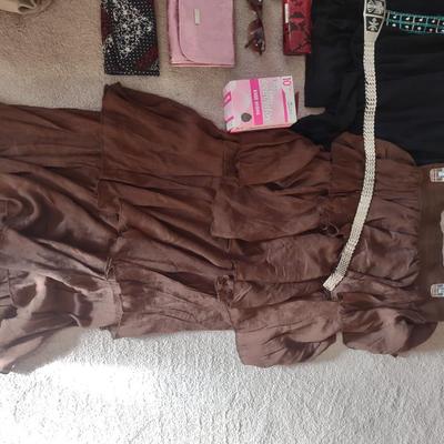 WOMENS SIZE M SKIRT, DRESS TOP (M) SWEATER (M) AZTEC DESIGN BELT, MAKEUP BAG SUNGLASSES