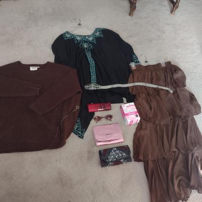 WOMENS SIZE M SKIRT, DRESS TOP (M) SWEATER (M) AZTEC DESIGN BELT, MAKEUP BAG SUNGLASSES