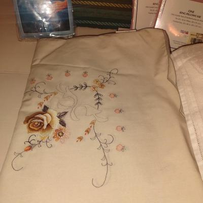 EMBROIDERED TABLECLOTHS, TABLE RUNNER