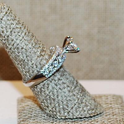 Size 7 ½ Marked .925 Wedding/Engagement Style Hi-Rise 6 Prong Large Clear Stone Ring & 10 Tapering Stone Side Accents on a Silver...