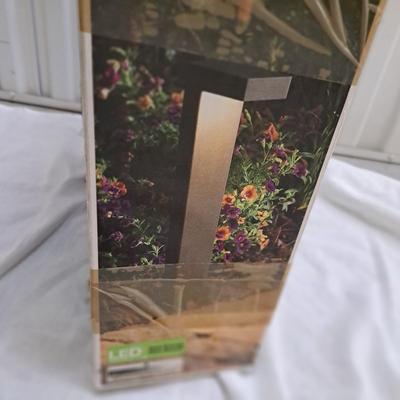 Four NIB Hampton Bay LED Pathway Lights (1050-SD)