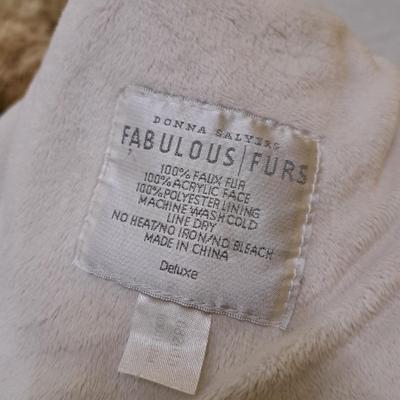 Faux Fur & Cozy Throws (1050-SD)