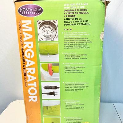 Lot R 406 NIB Margarator - Margarita / Slush Machine & 2 Cactus Margarita Glasses