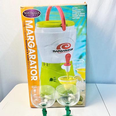 Lot R 406 NIB Margarator - Margarita / Slush Machine & 2 Cactus Margarita Glasses