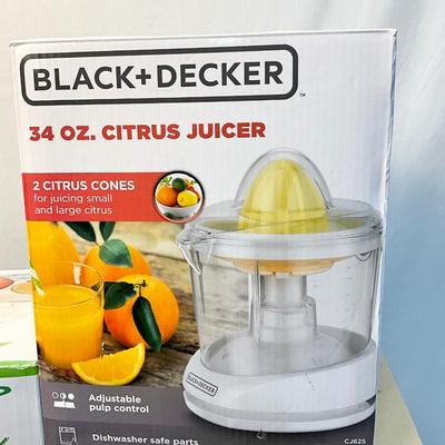 Lot S 419 NIB Mr. Coffee Fresh Tea, Iced Tea Maker /NIB Back to Basics Cocoa-Latte, Hot Drink Maker / Black&Decker 34oz Citrus Juicer