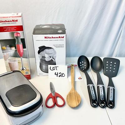 Lot S 420 NIB KitchenAid 2 Speed Hand Blender, NIB KitchenAid 2 Speed Food Chopper &more
