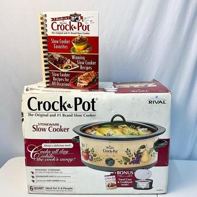Lot S 422 NIB Rival 6 Qt. Crock-Pot & Cookbook