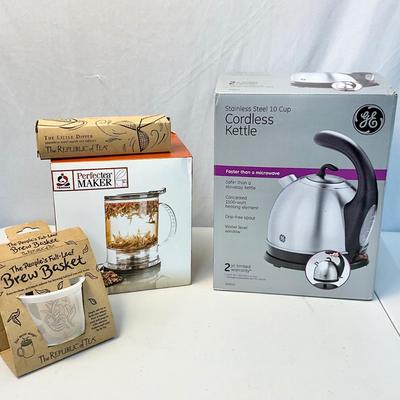 Lot S 424 NIB GE Cordless Stainless Steel 10 Cup Kettle & Perfect Tea Maker