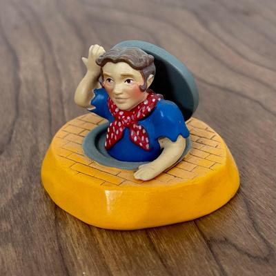 LOT 12A: Department 56 Wizard of Oz - 2004 Dorothy's House in Munchkinland & Munchkin Accessories