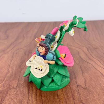 LOT 12A: Department 56 Wizard of Oz - 2004 Dorothy's House in Munchkinland & Munchkin Accessories