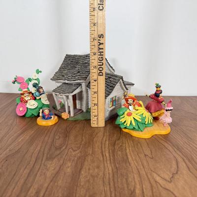 LOT 12A: Department 56 Wizard of Oz - 2004 Dorothy's House in Munchkinland & Munchkin Accessories